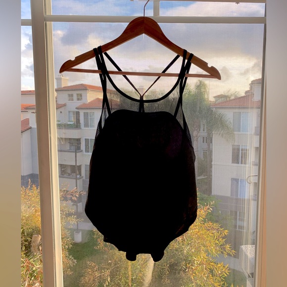 Lululemon Strappy Mesh Tank Top - Picture 2 of 4